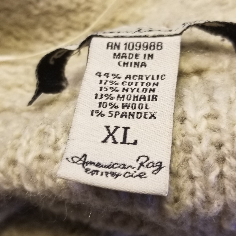 🐑 American Rag 2-Button Sweater - Picture 2 of 6
